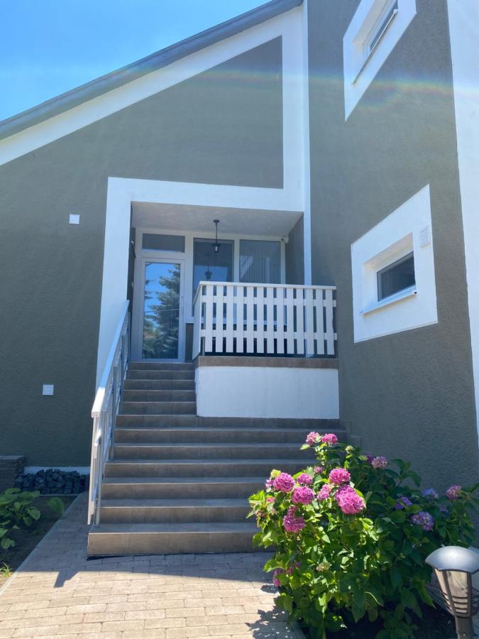 Spirit Homes Apartments Oroshaza Exterior photo